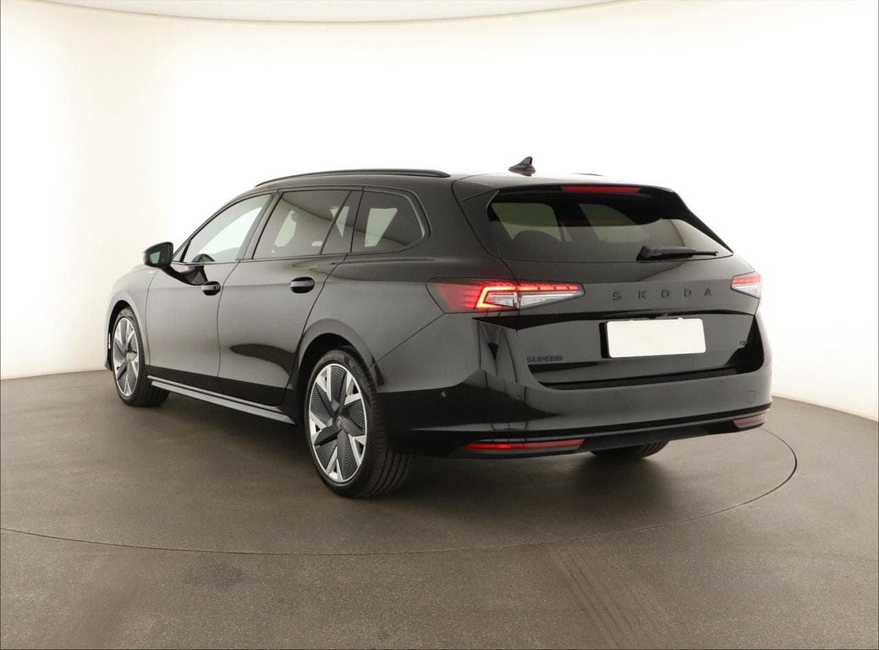 2025 Škoda SUPERB - 9