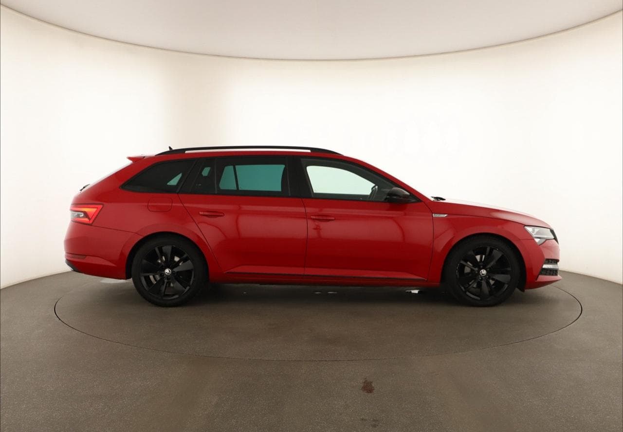 2021 Škoda SUPERB - 8