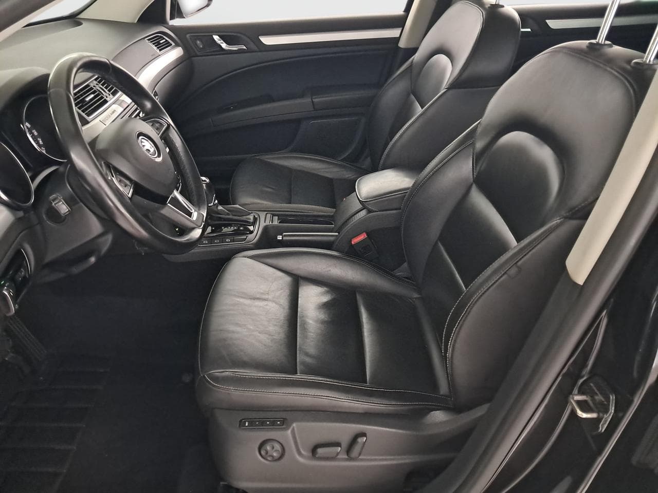 2014 Škoda SUPERB - 16