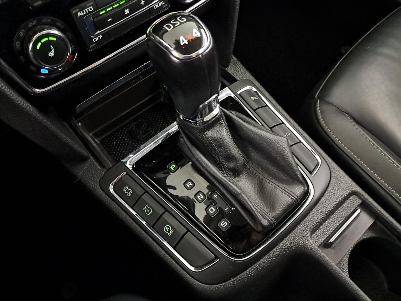2014 Škoda SUPERB - 19