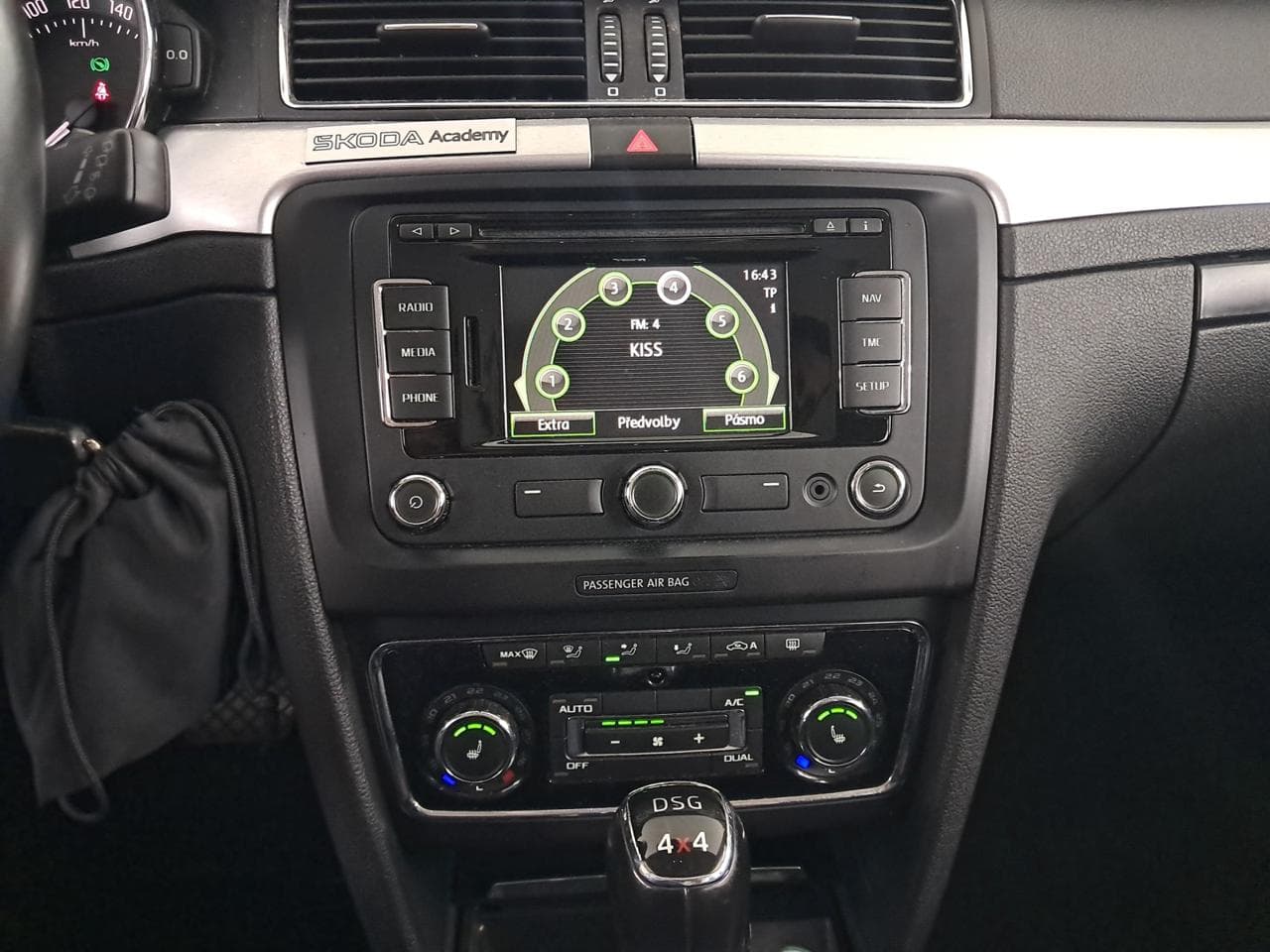 2014 Škoda SUPERB - 18