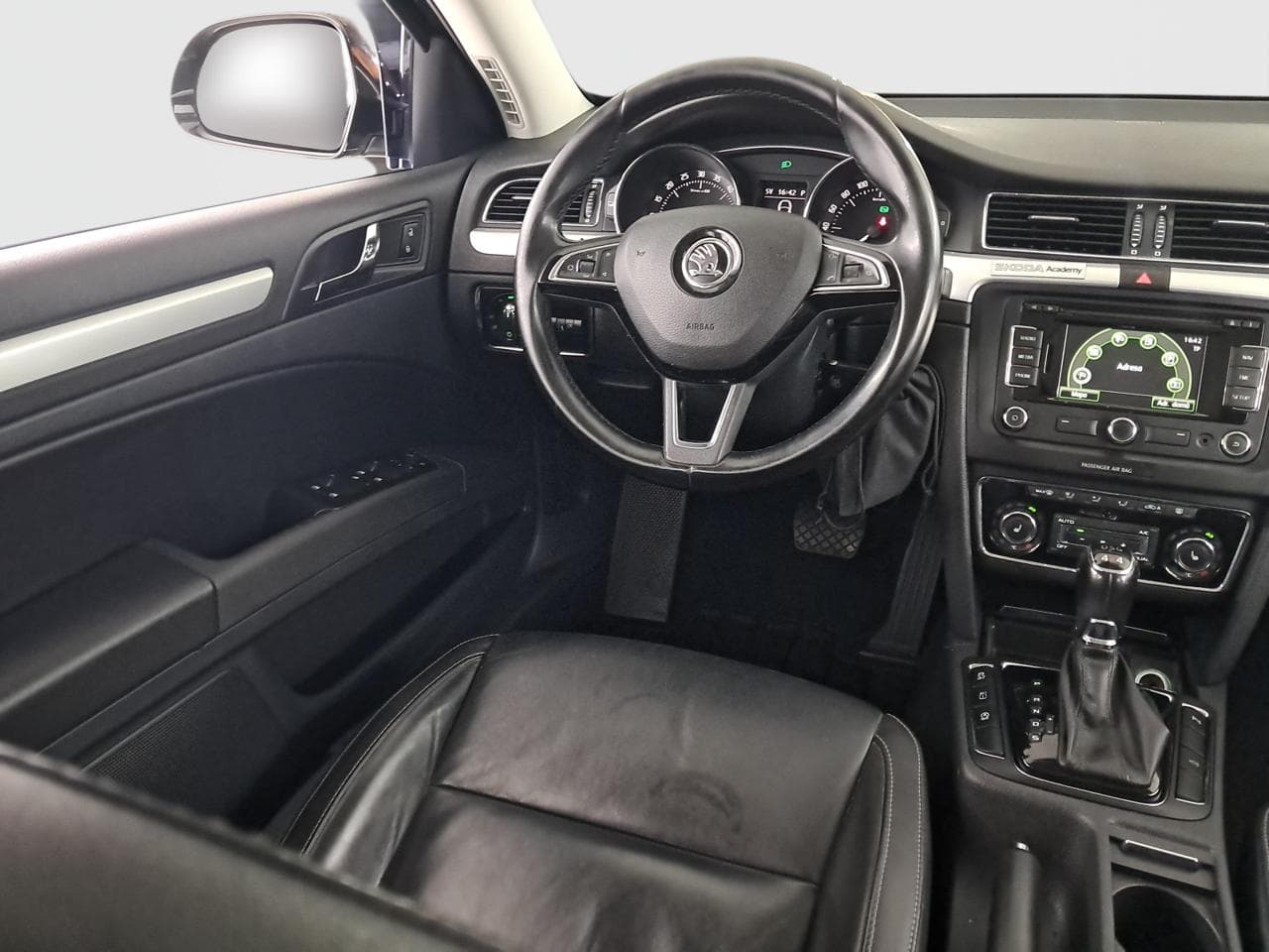 2014 Škoda SUPERB - 9
