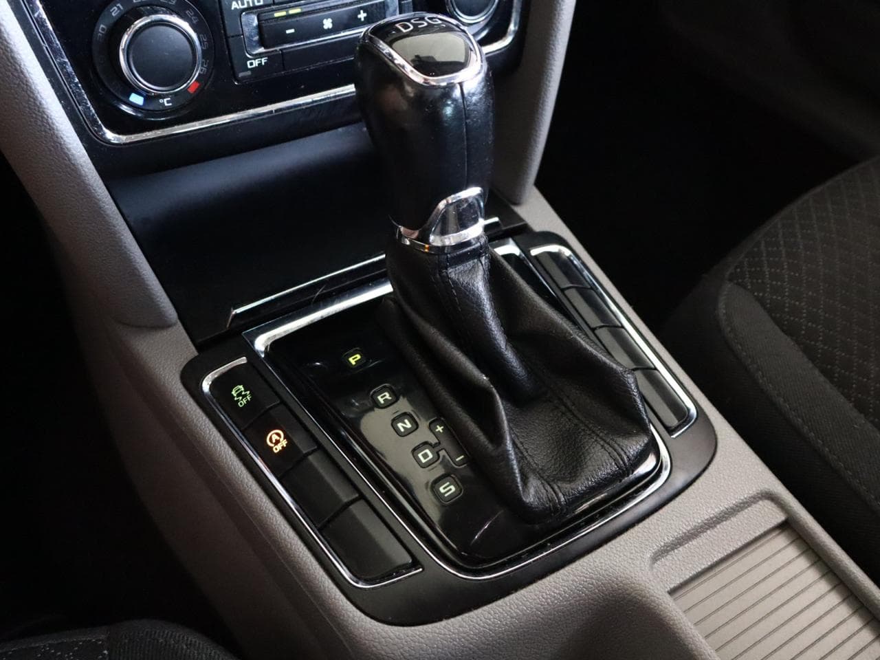 2014 Škoda SUPERB - 17