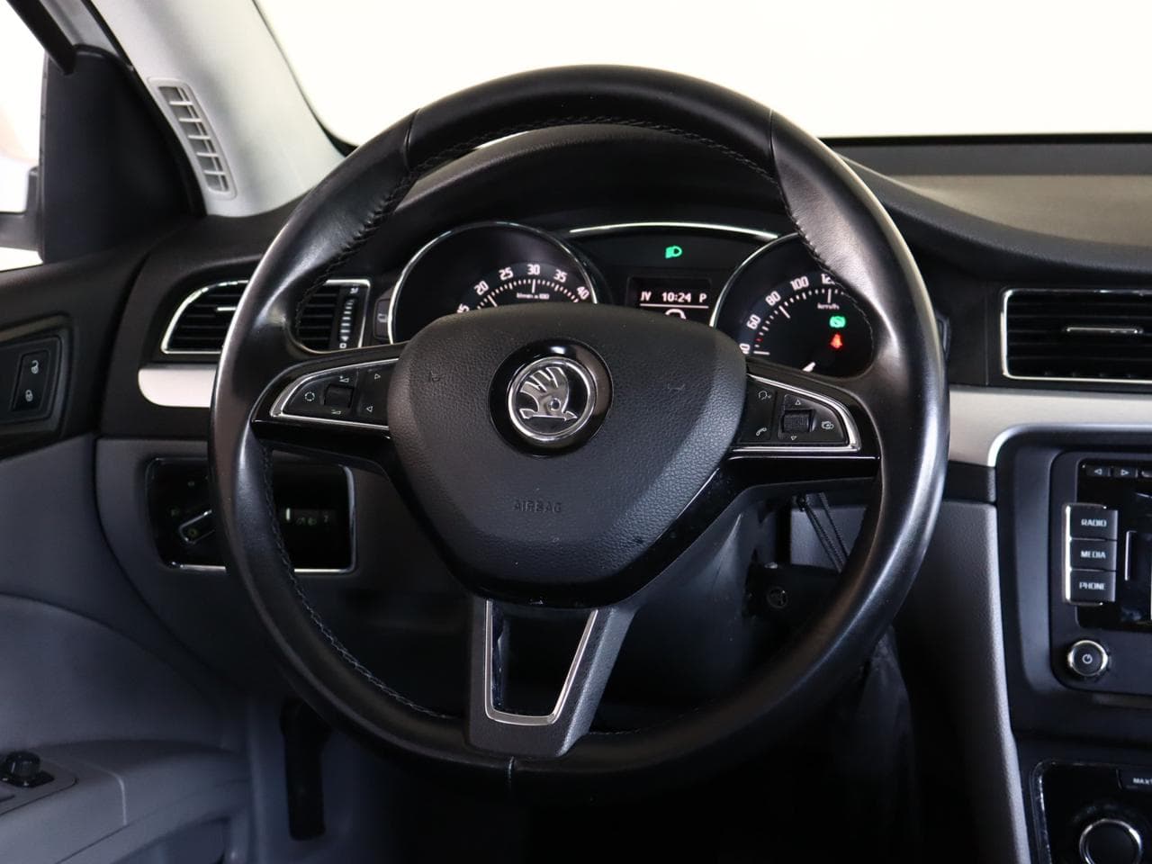 2014 Škoda SUPERB - 20