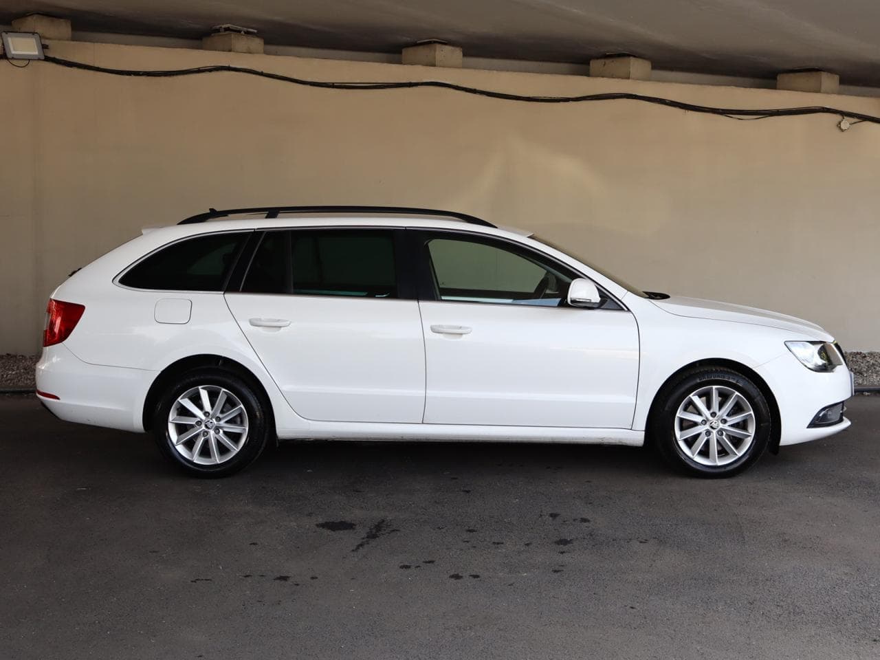 2014 Škoda SUPERB - 8