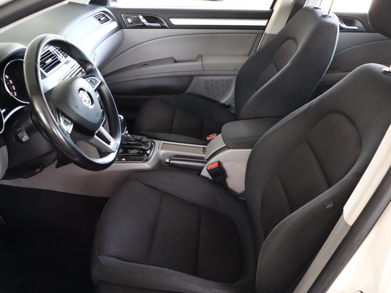 2014 Škoda SUPERB - 14