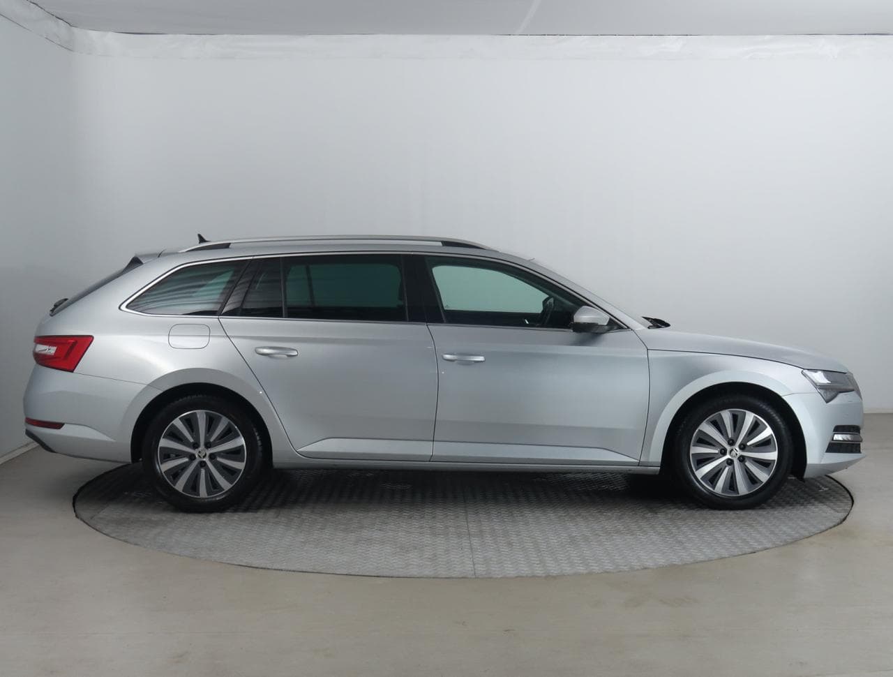 2023 Škoda SUPERB - 8