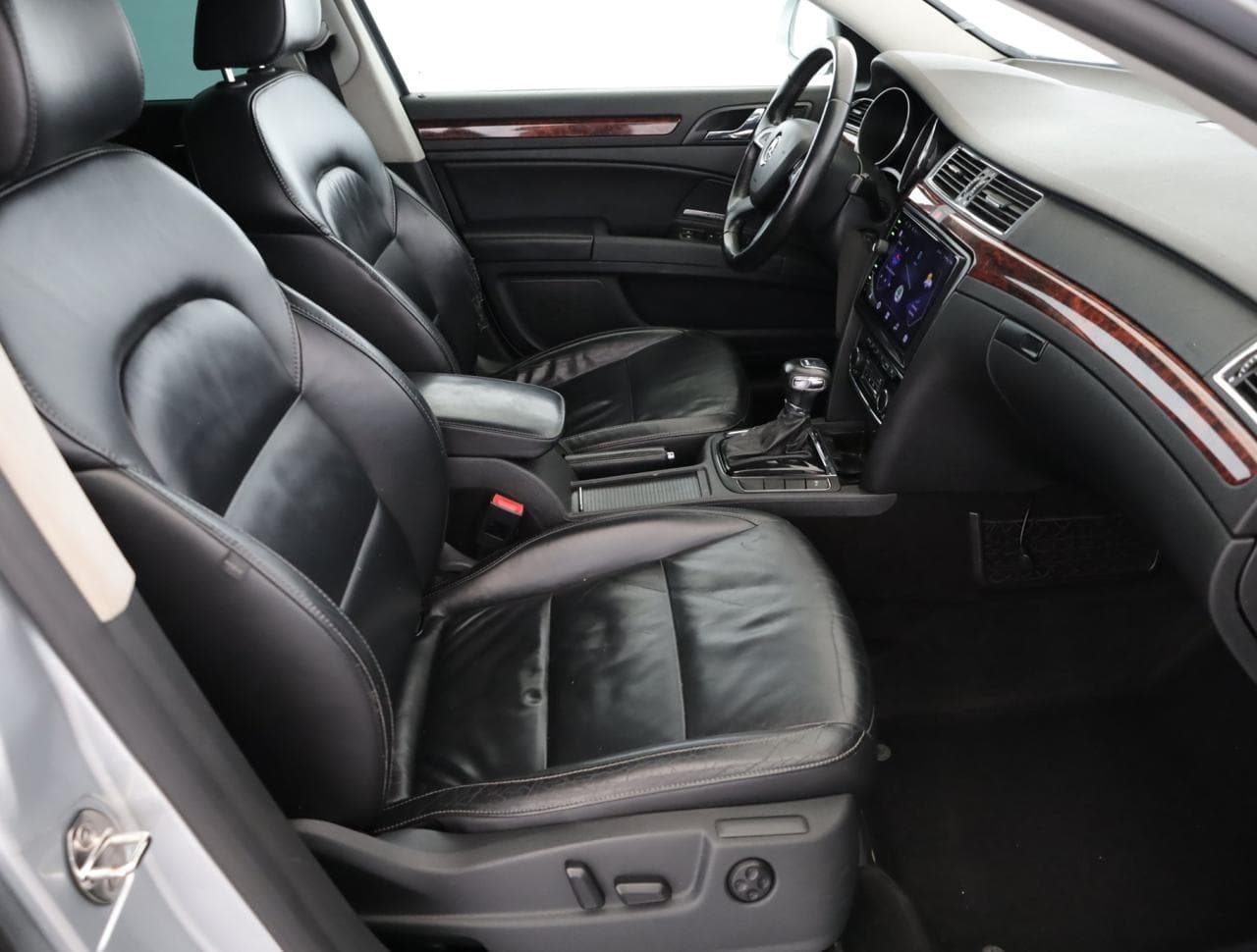 2011 Škoda SUPERB - 10