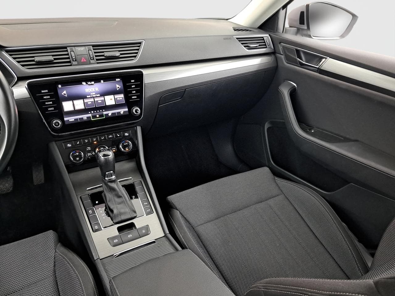2021 Škoda SUPERB - 11