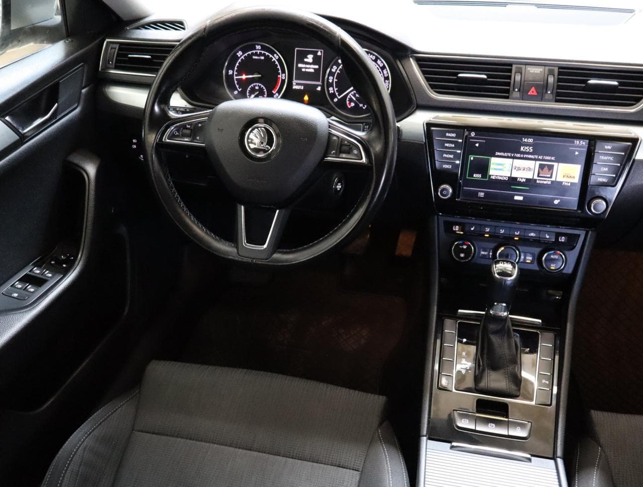 2016 Škoda SUPERB - 9