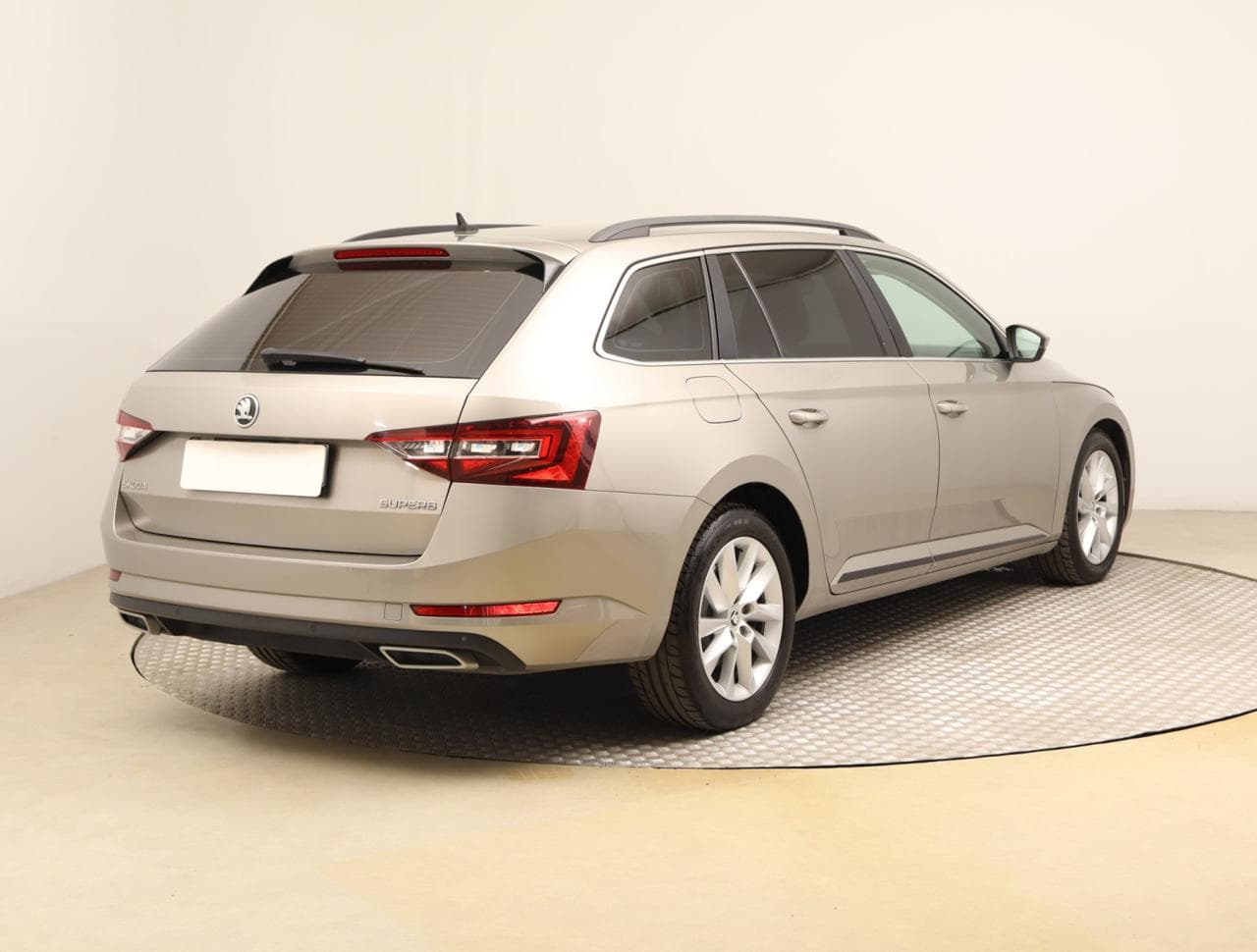 2016 Škoda SUPERB - 7