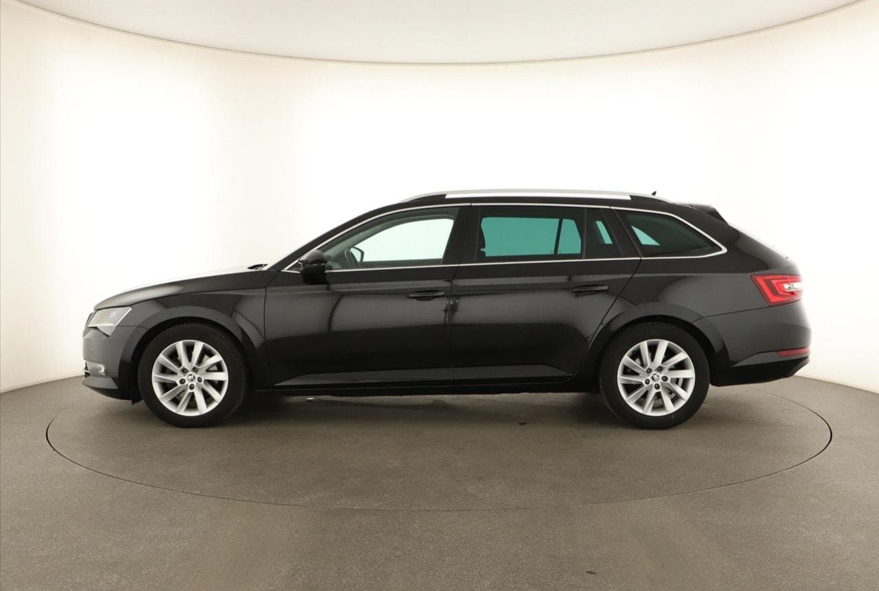 2019 Škoda SUPERB - 4