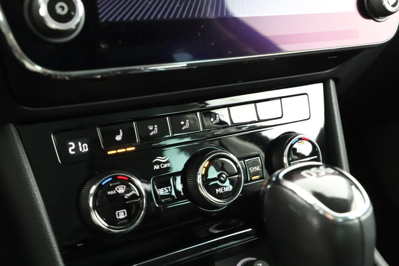 2019 Škoda SUPERB - 18