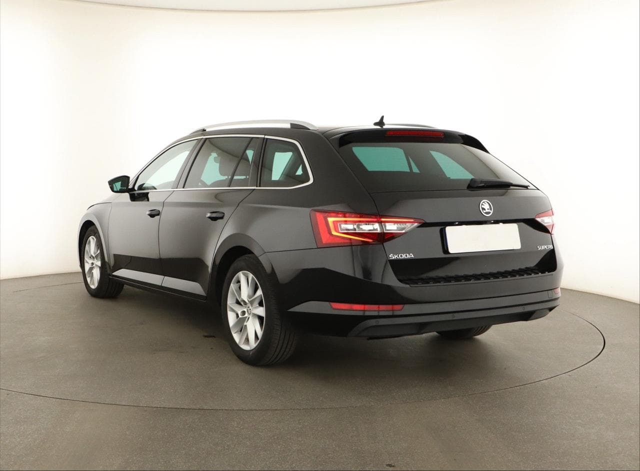 2019 Škoda SUPERB - 5