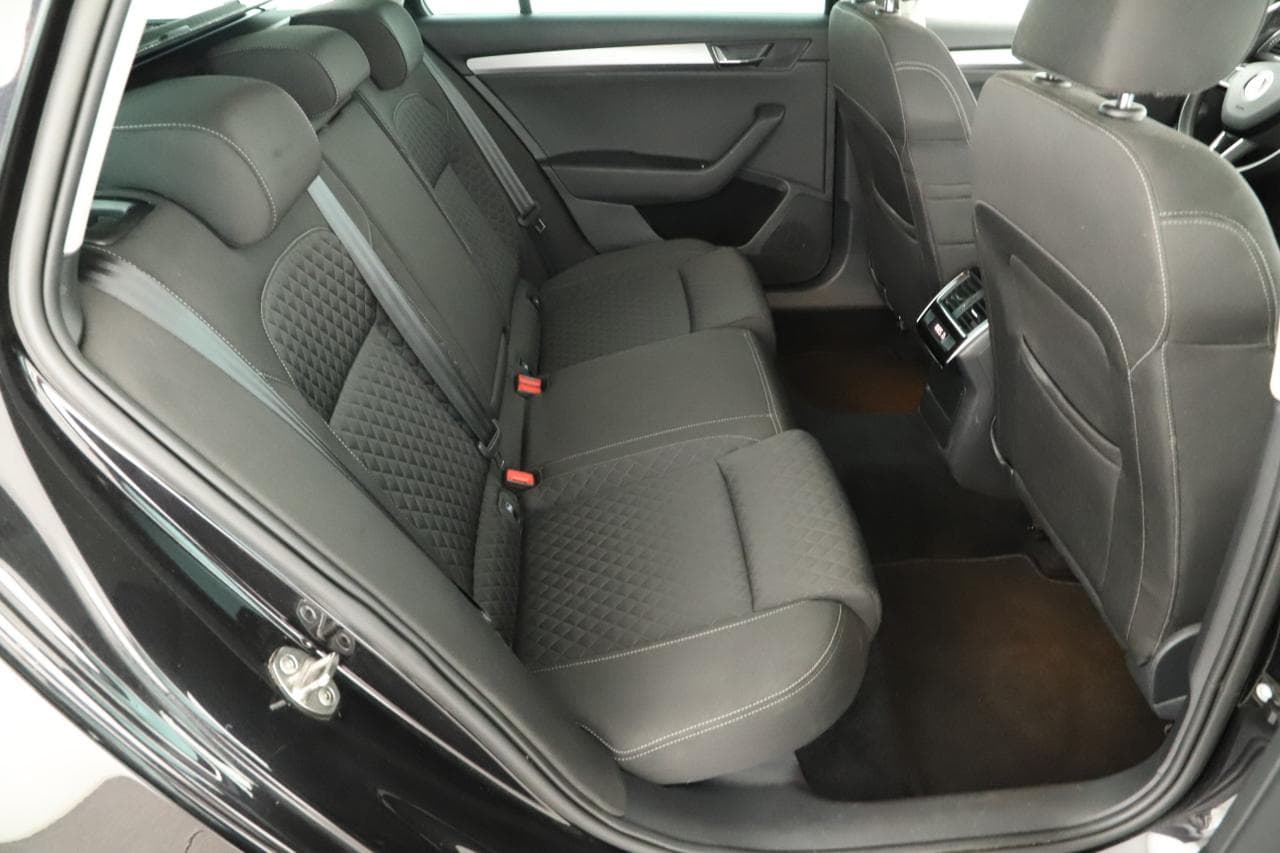 2019 Škoda SUPERB - 11