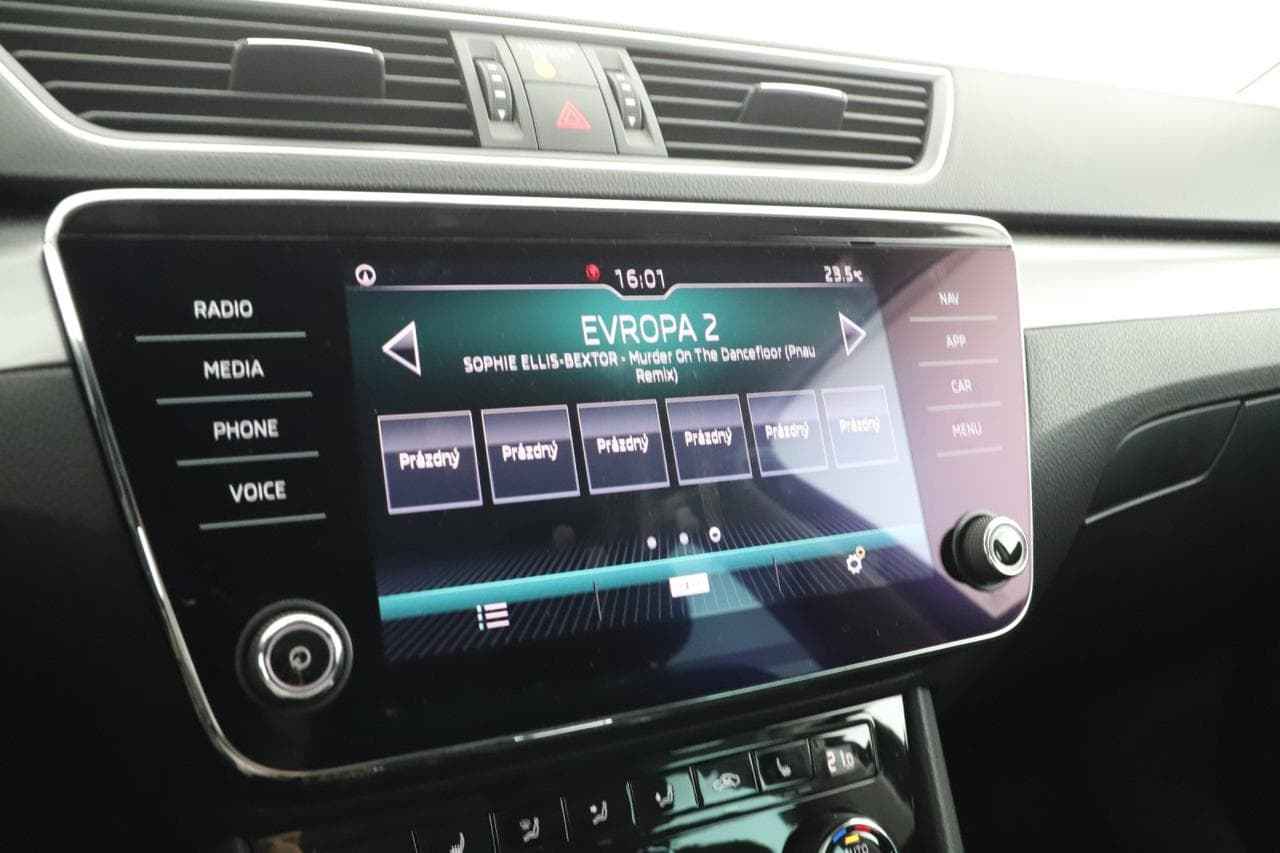 2019 Škoda SUPERB - 17