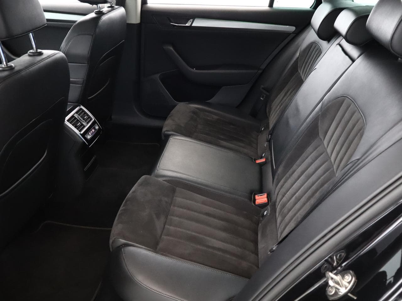 2016 Škoda SUPERB - 13