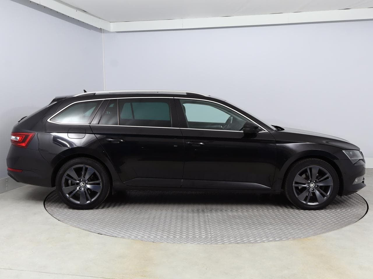 2016 Škoda SUPERB - 8