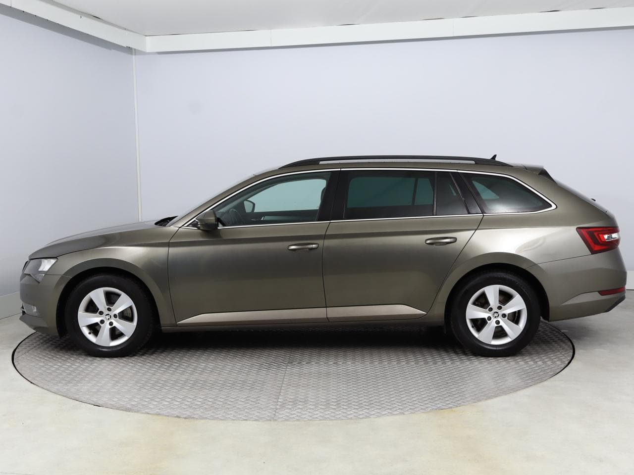 2016 Škoda SUPERB - 4