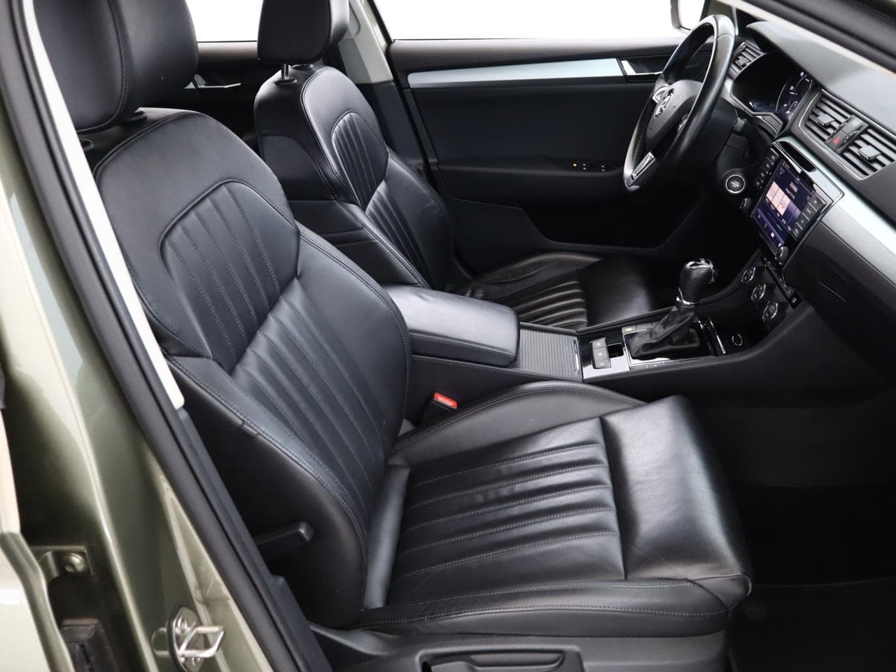 2016 Škoda SUPERB - 10