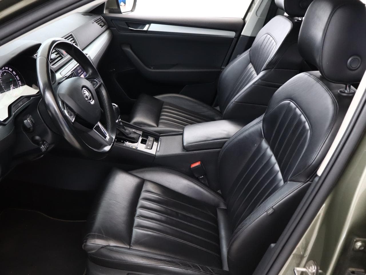 2016 Škoda SUPERB - 14