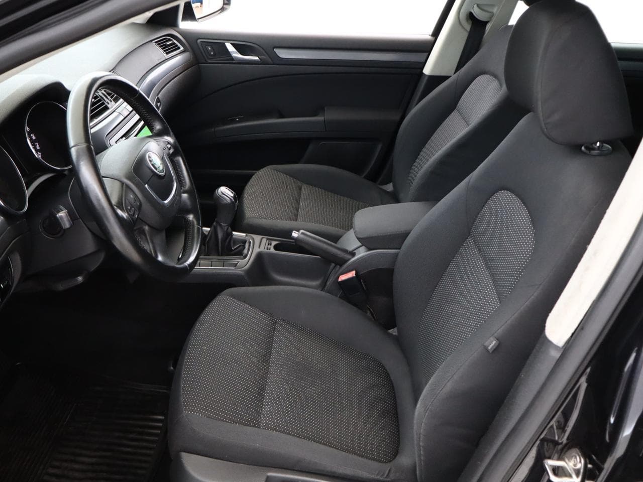 2011 Škoda SUPERB - 14
