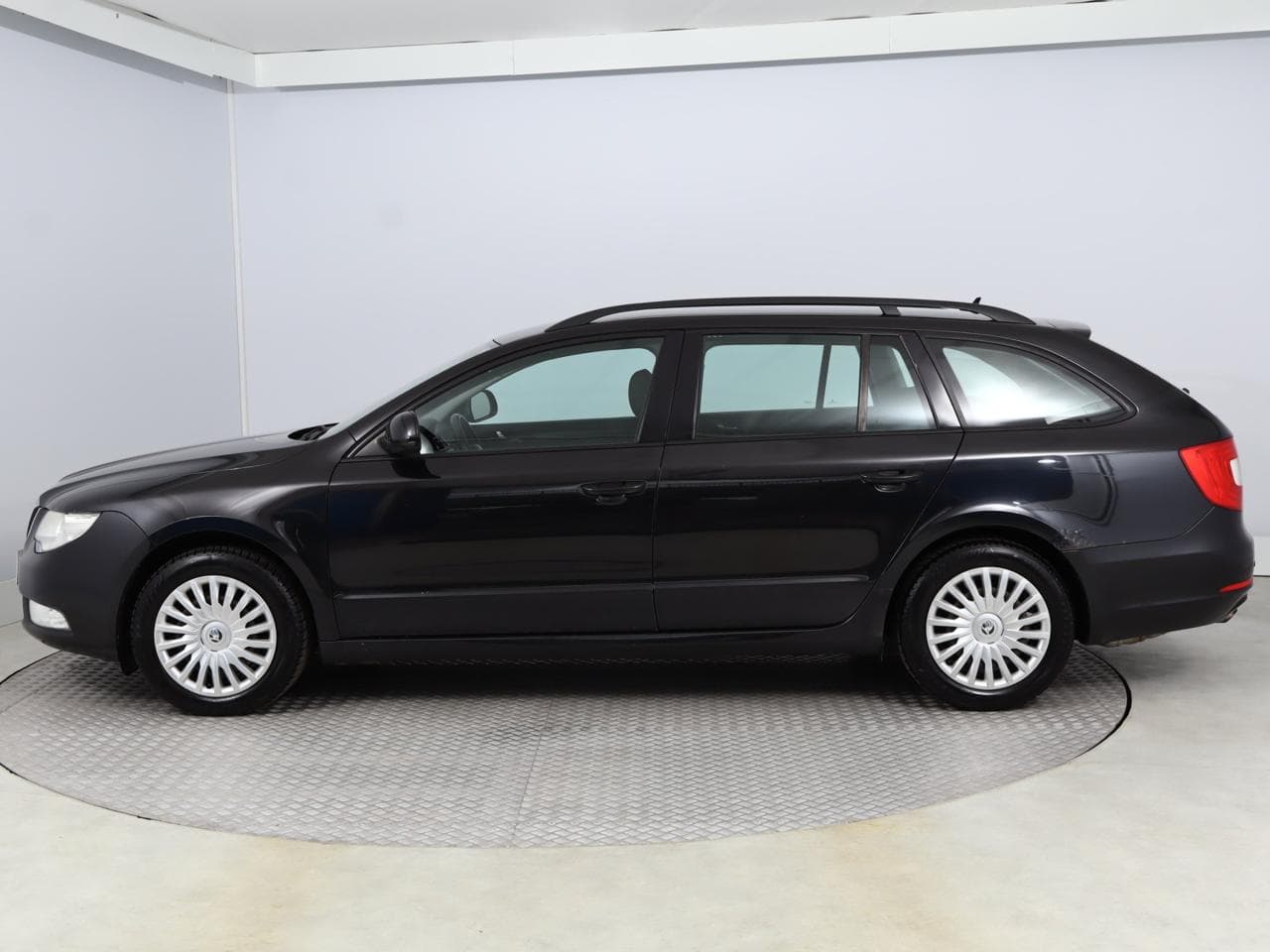 2011 Škoda SUPERB - 4