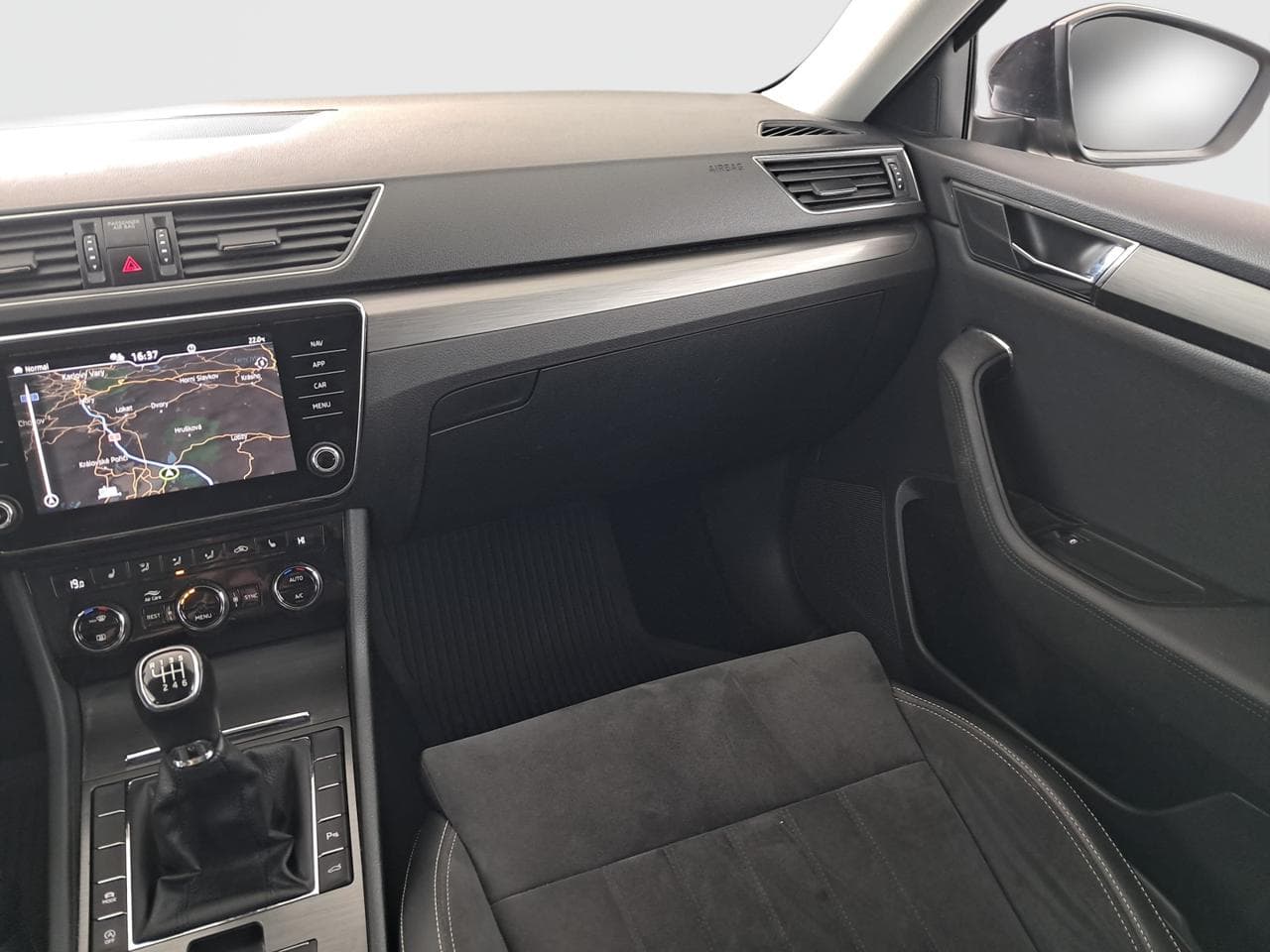 2022 Škoda SUPERB - 11