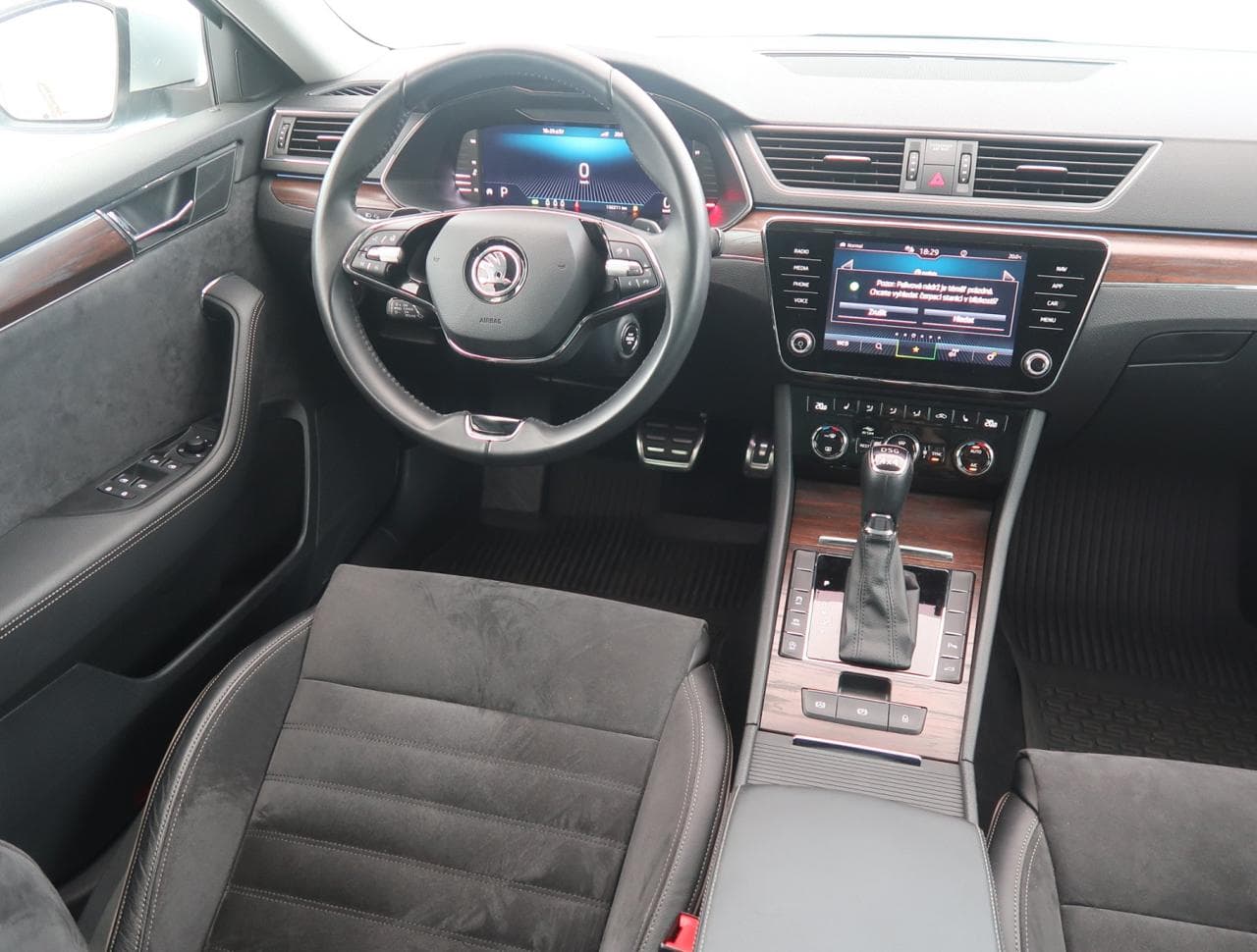 2022 Škoda SUPERB - 9
