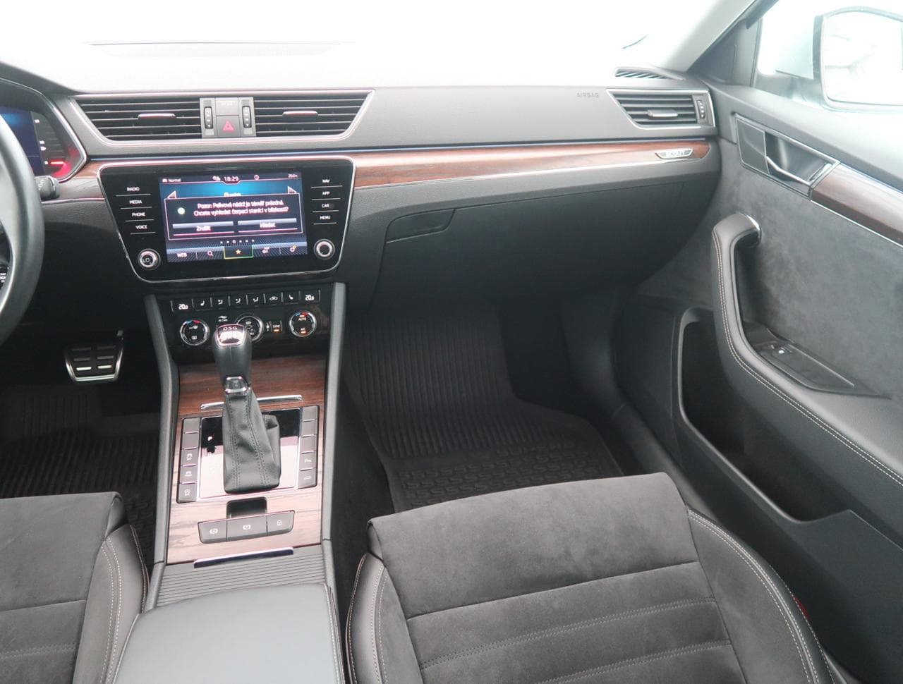 2022 Škoda SUPERB - 11