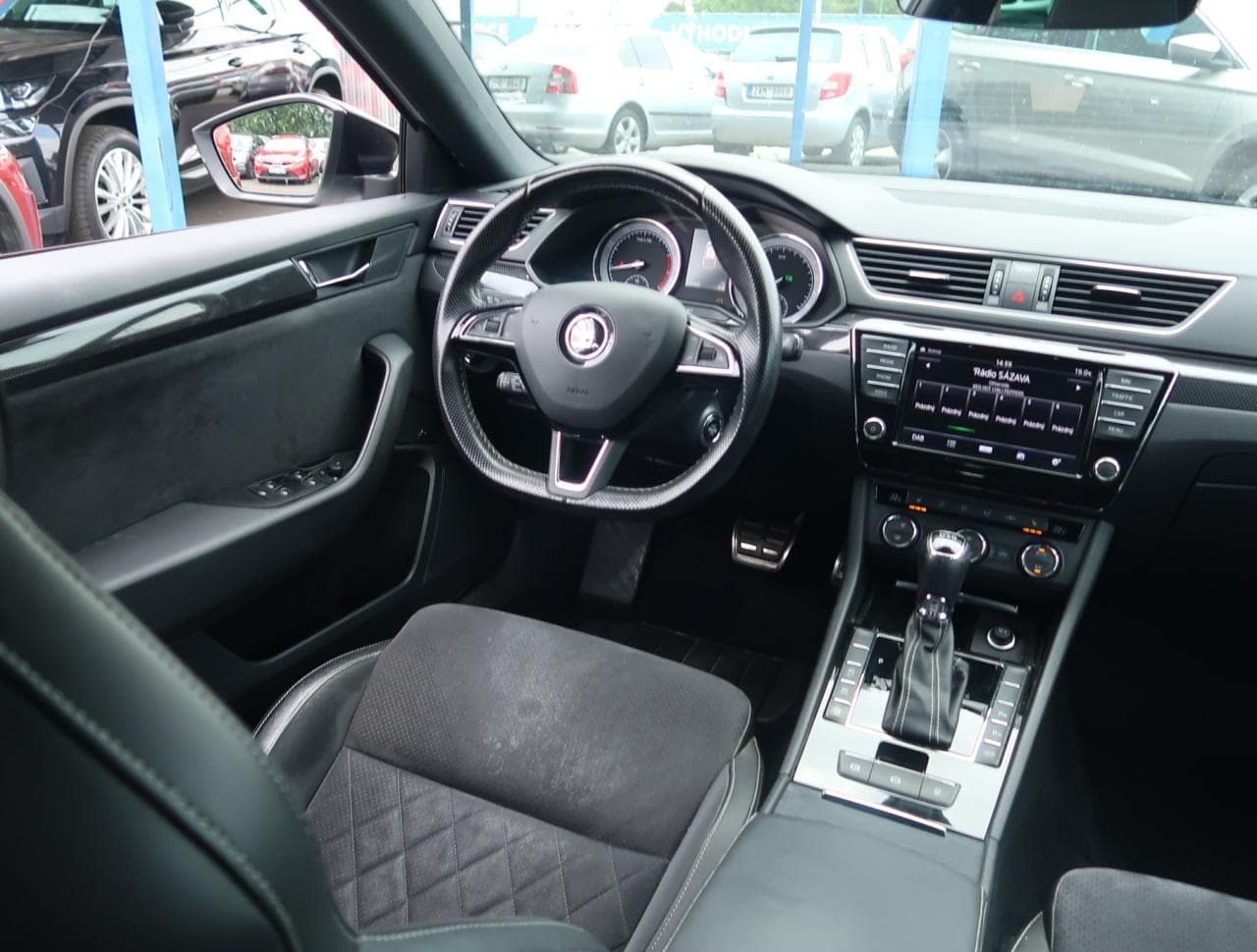 2017 Škoda SUPERB - 9