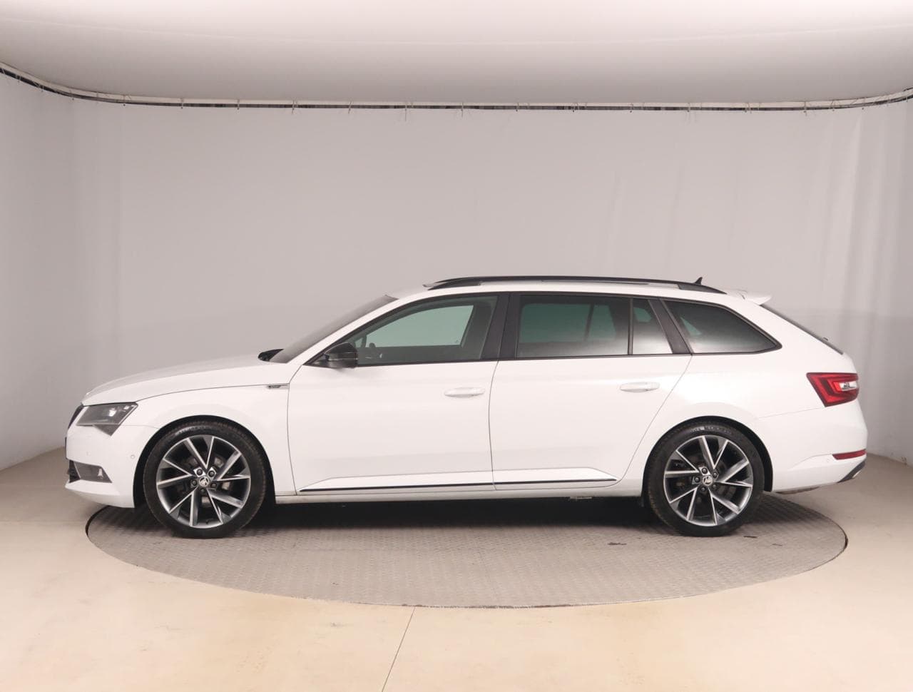 2017 Škoda SUPERB - 4