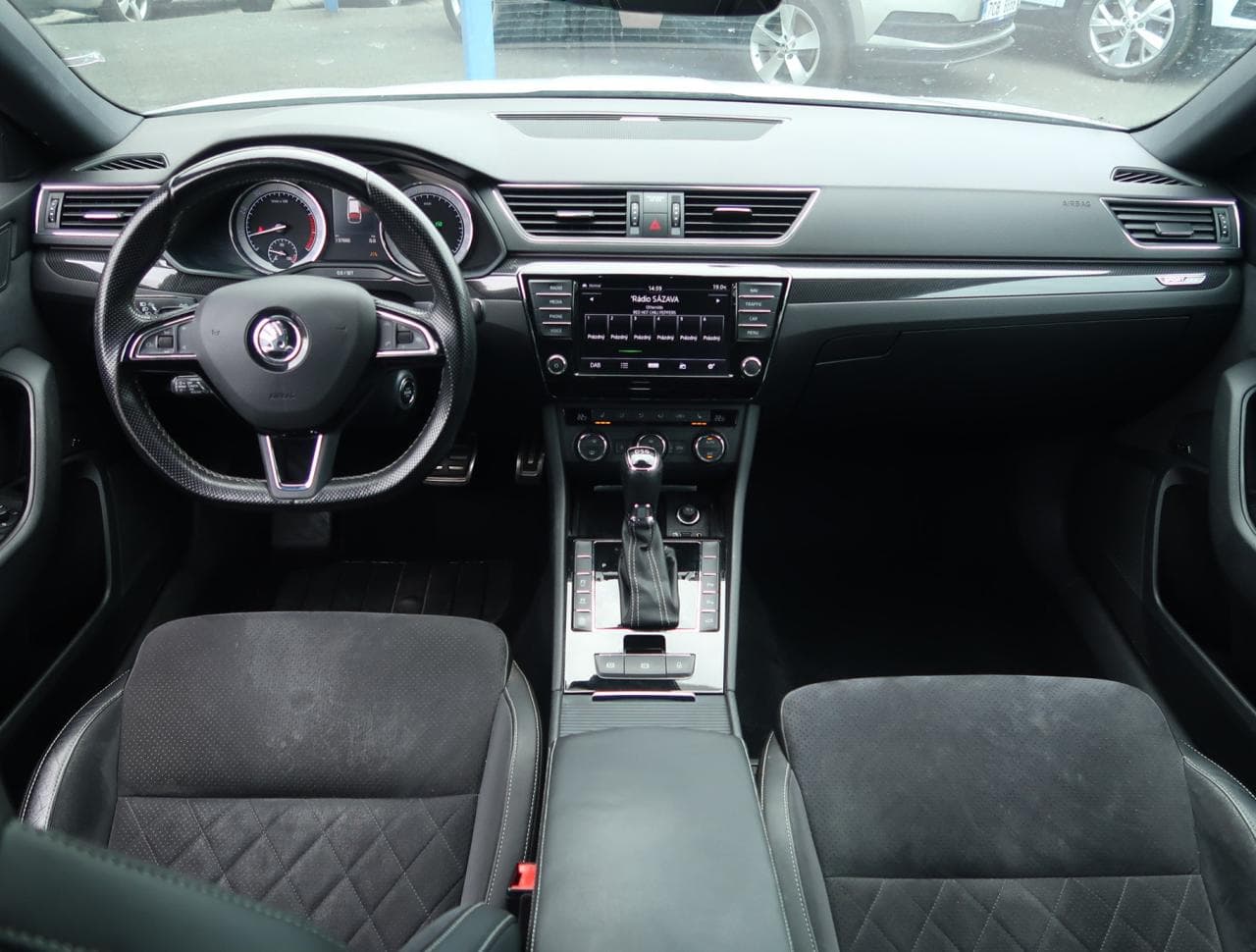 2017 Škoda SUPERB - 10