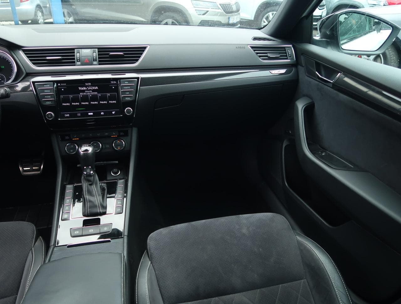 2017 Škoda SUPERB - 11