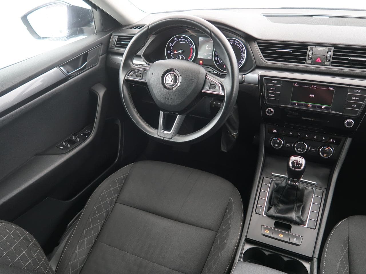 2017 Škoda SUPERB - 9