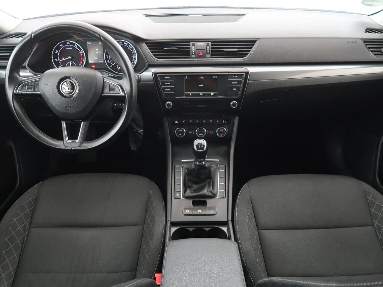 2017 Škoda SUPERB - 10