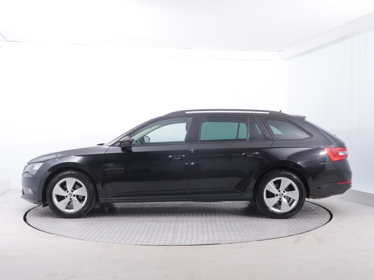 2017 Škoda SUPERB - 4