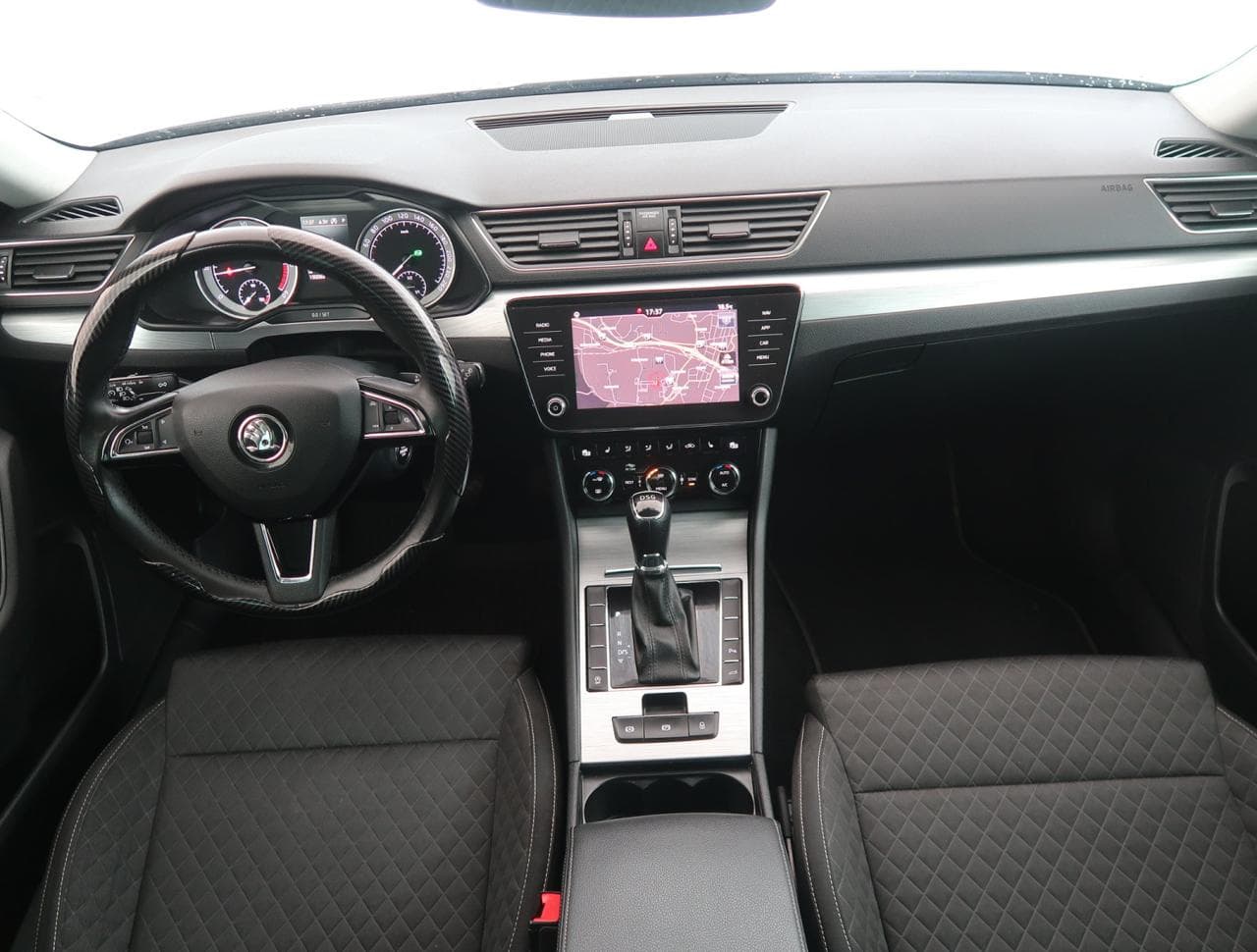 2020 Škoda SUPERB - 10