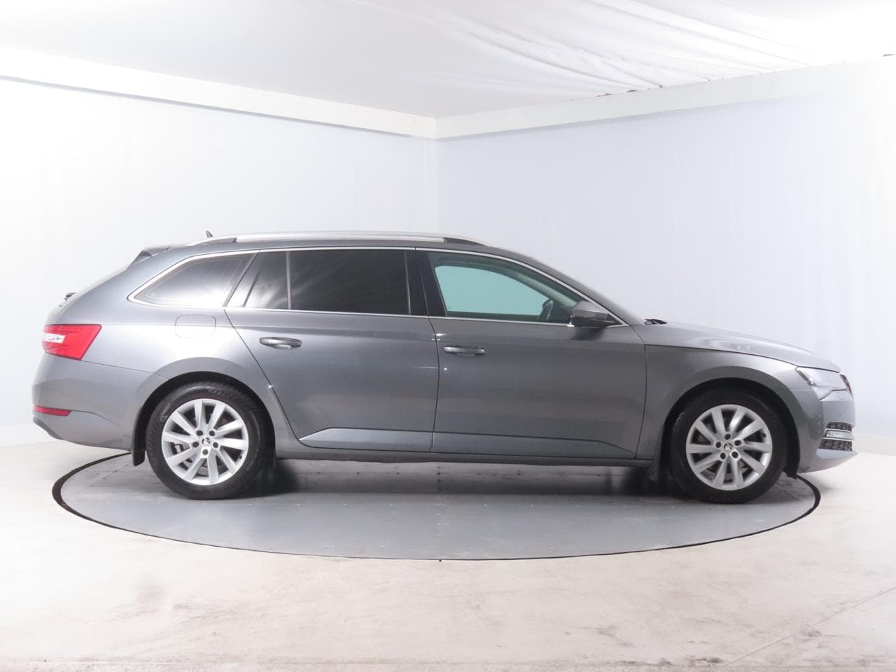 2022 Škoda SUPERB - 8