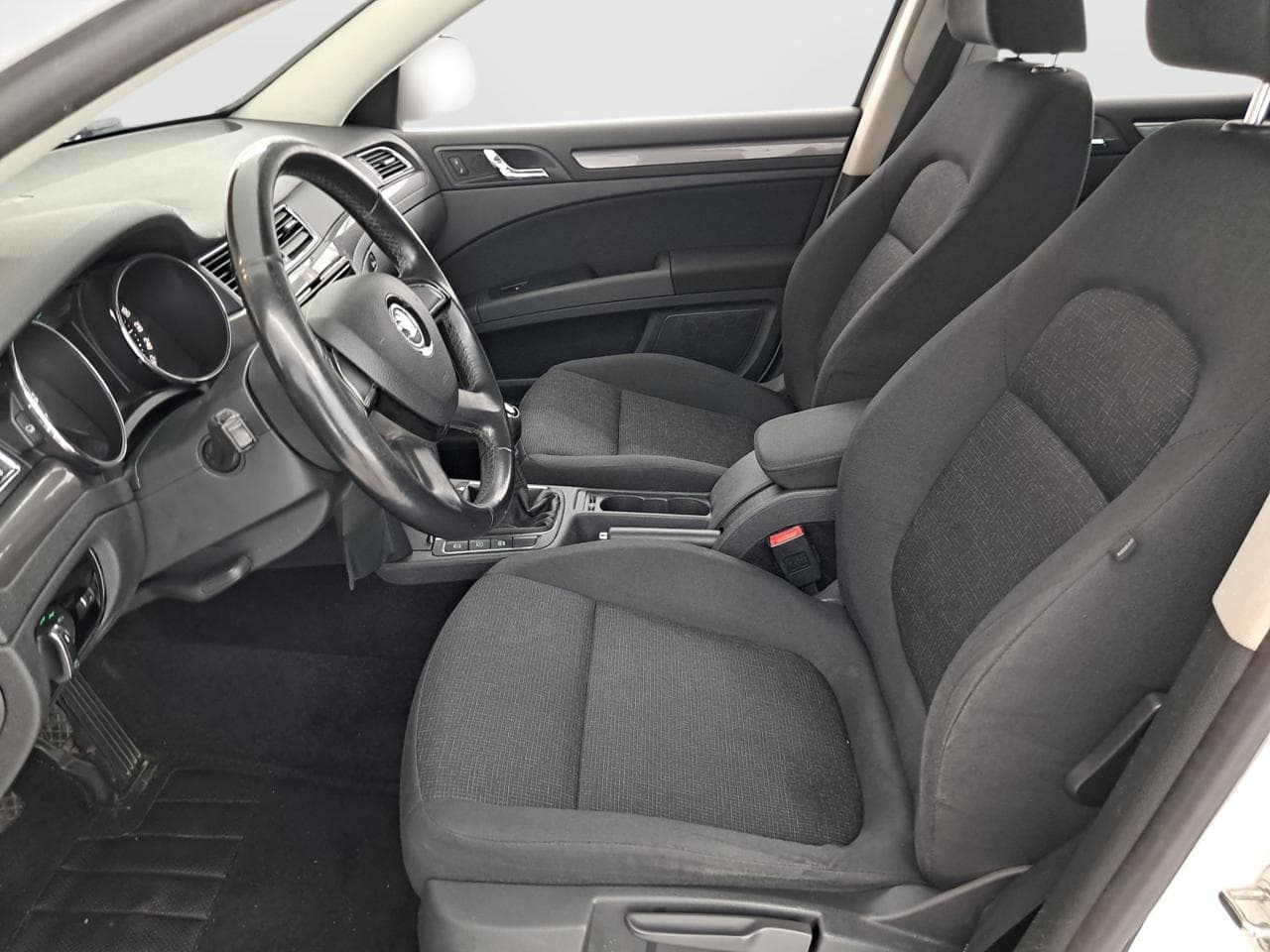 2014 Škoda SUPERB - 16