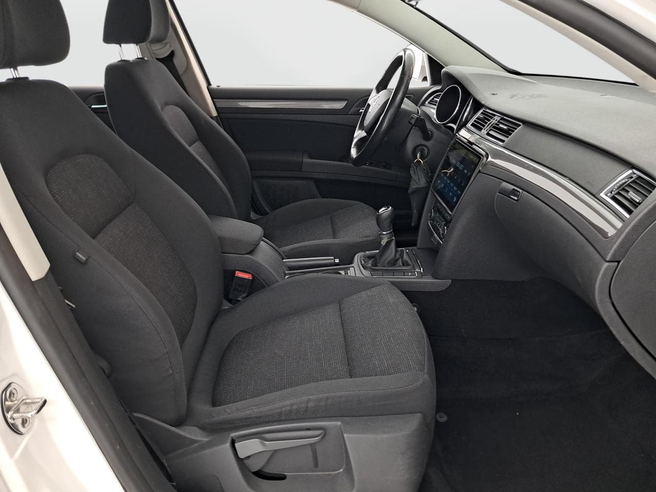 2014 Škoda SUPERB - 12