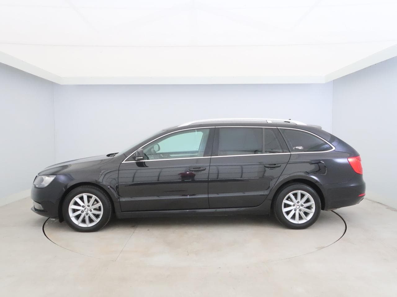 2013 Škoda SUPERB - 4