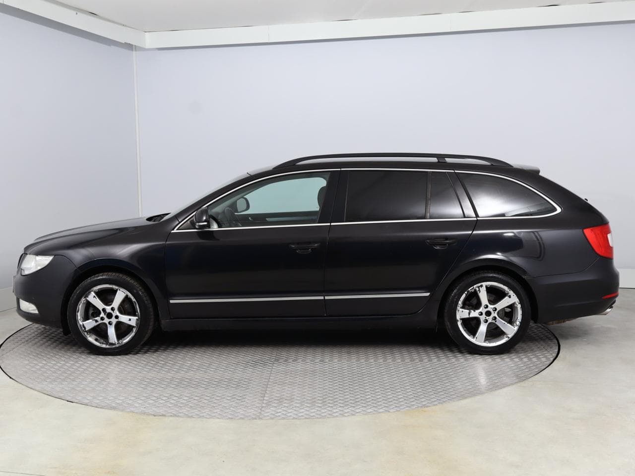 2011 Škoda SUPERB - 4