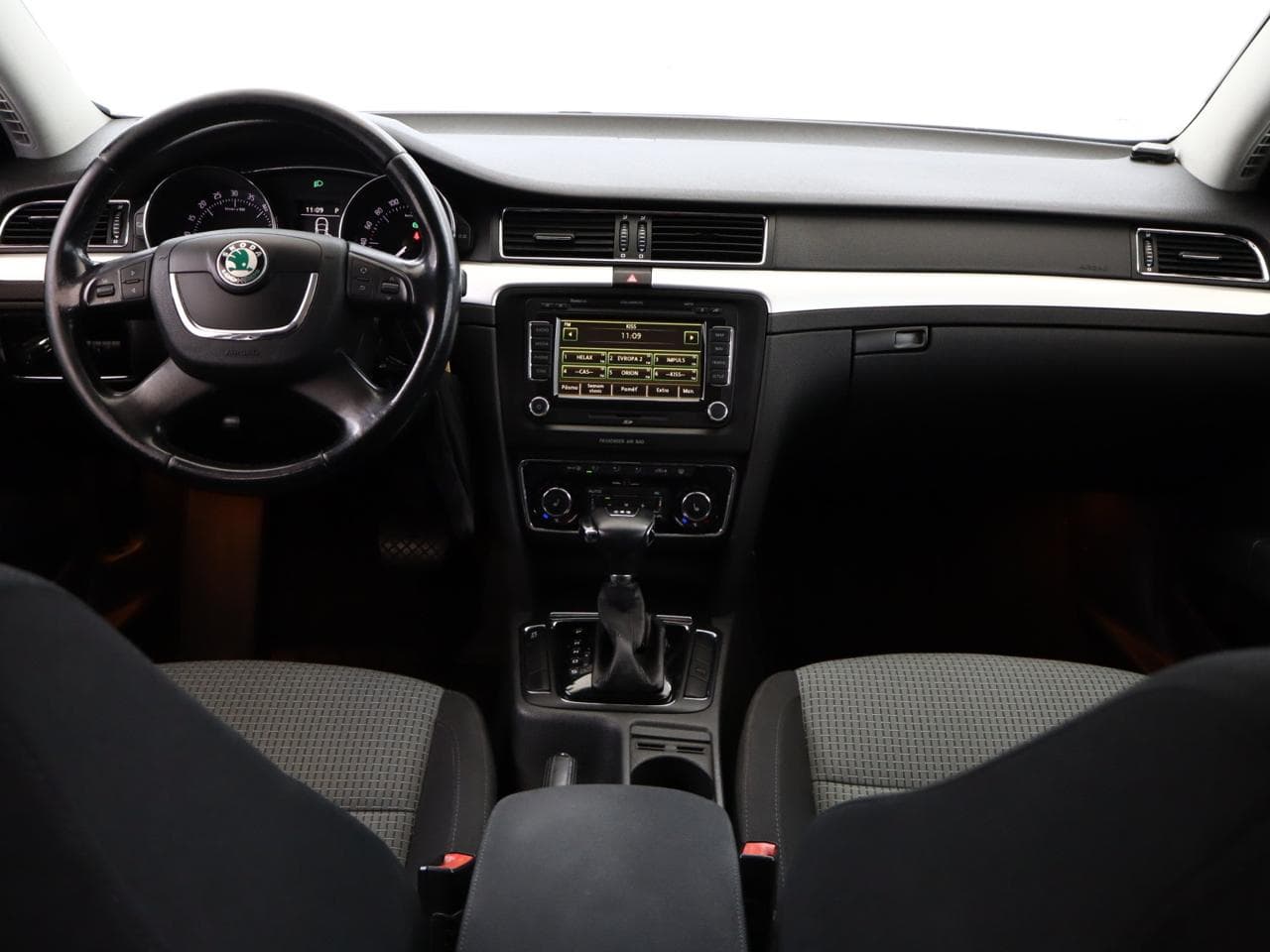 2011 Škoda SUPERB - 9
