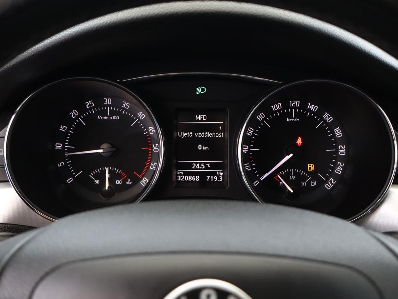2011 Škoda SUPERB - 15