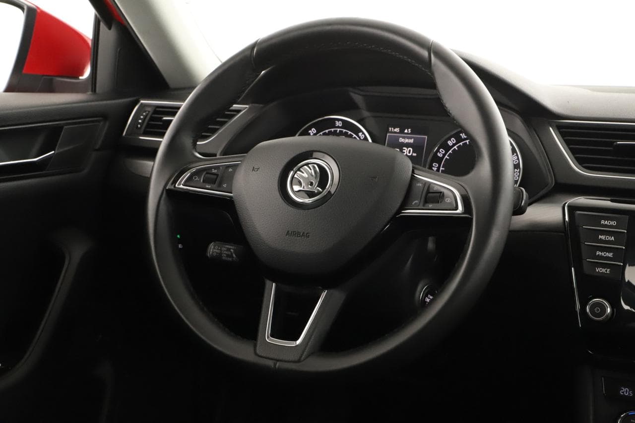 2016 Škoda SUPERB - 18
