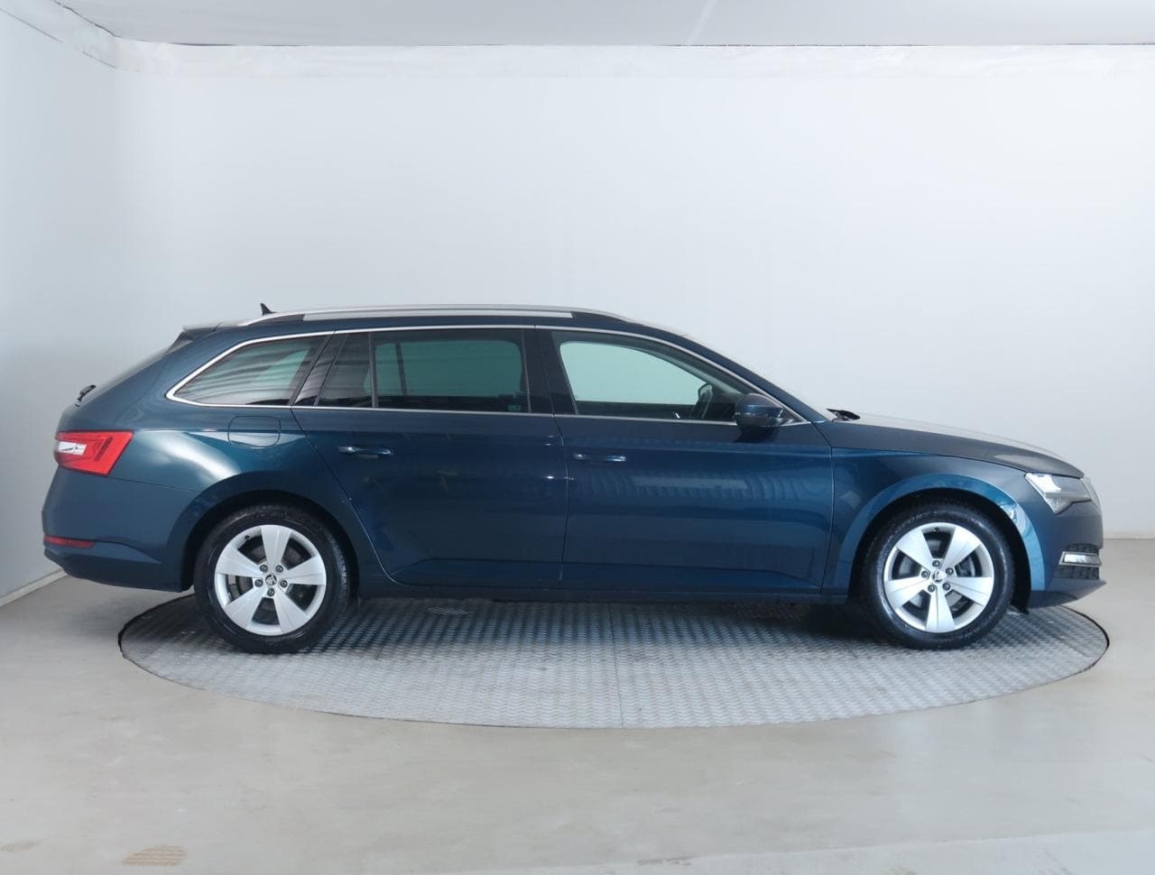 2022 Škoda SUPERB - 8