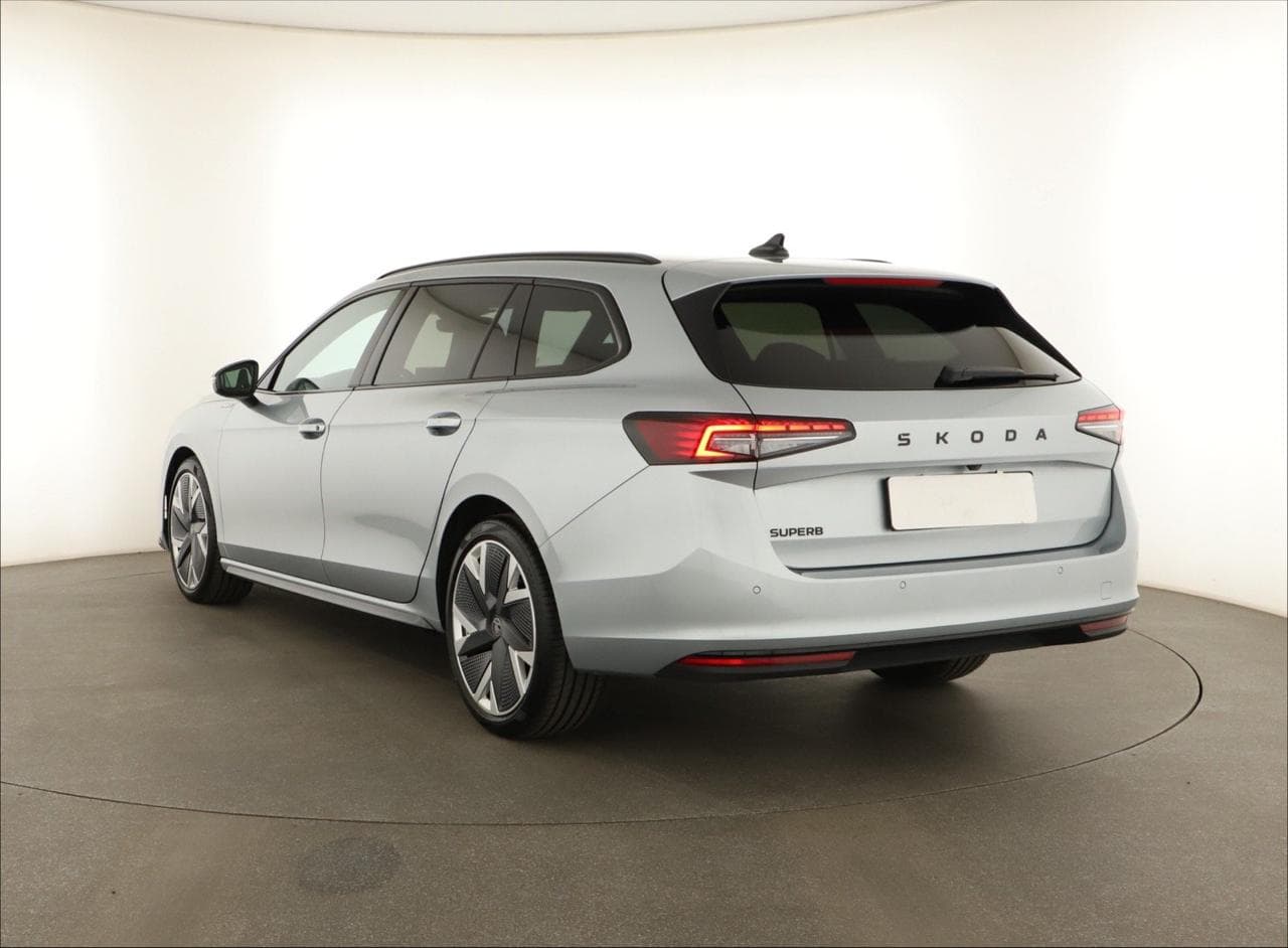 2025 Škoda SUPERB - 5