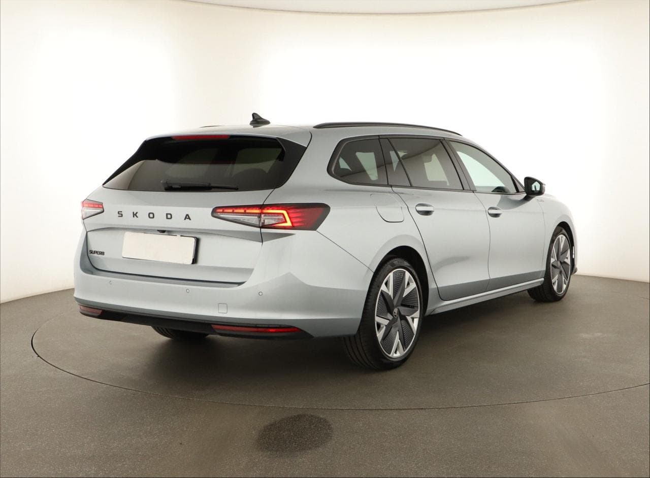2025 Škoda SUPERB - 7