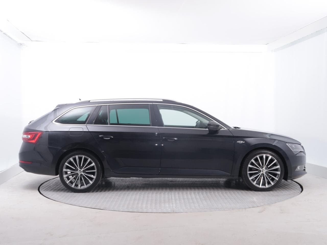 2017 Škoda SUPERB - 8